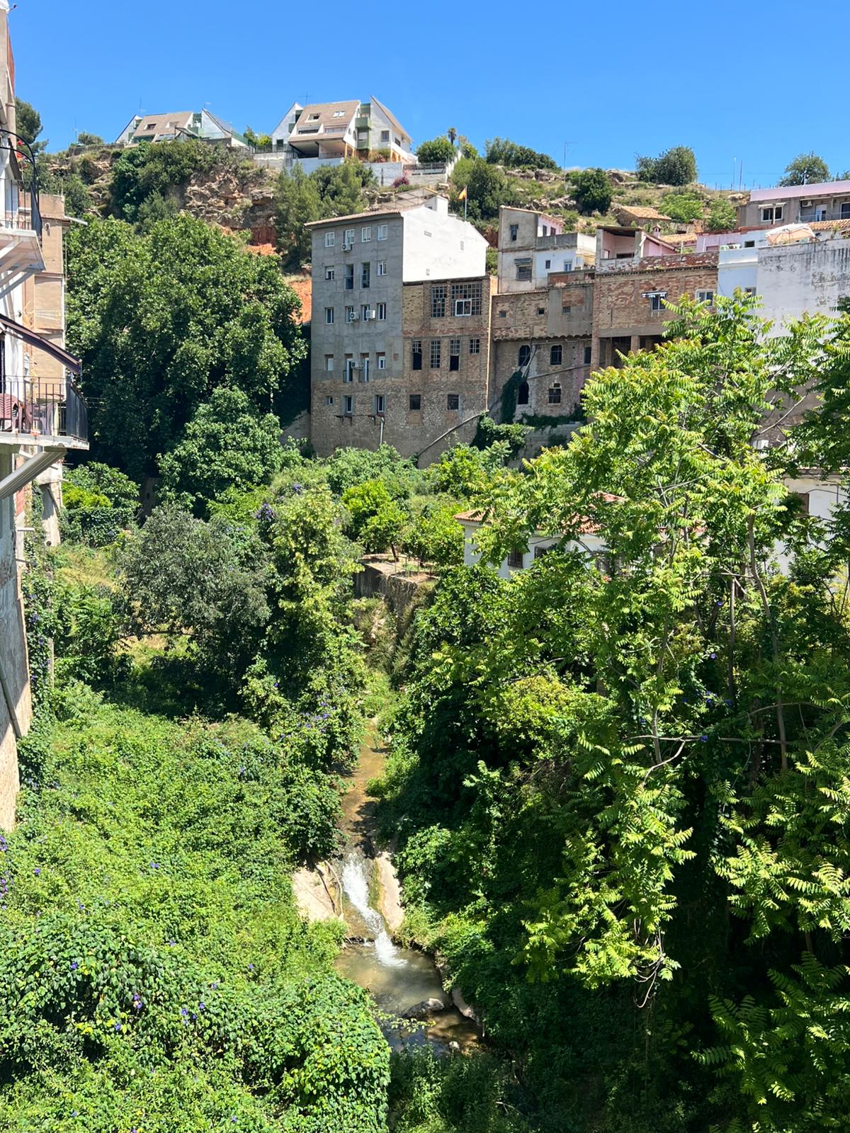 Grüne Hügel rund um Valencia